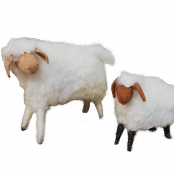 Handgearbeitete Schafe und/oder Lämmer